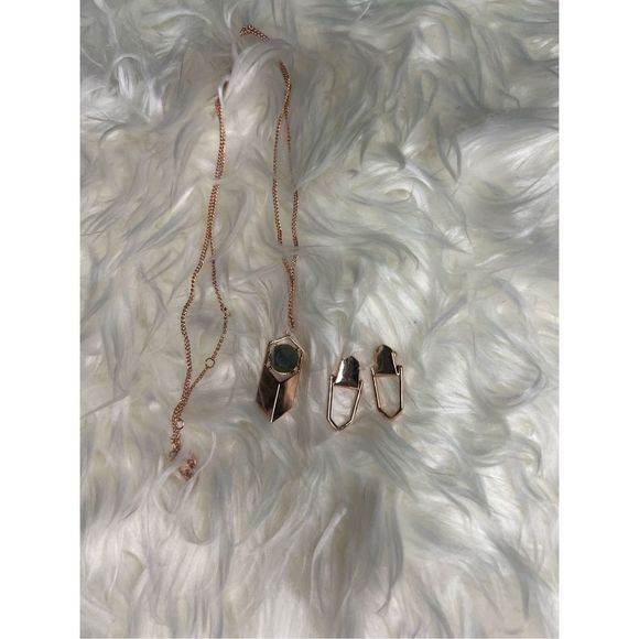 NWOT Rose Gold colored pendant necklace with green stone with matching earrings - Picture 1 of 3